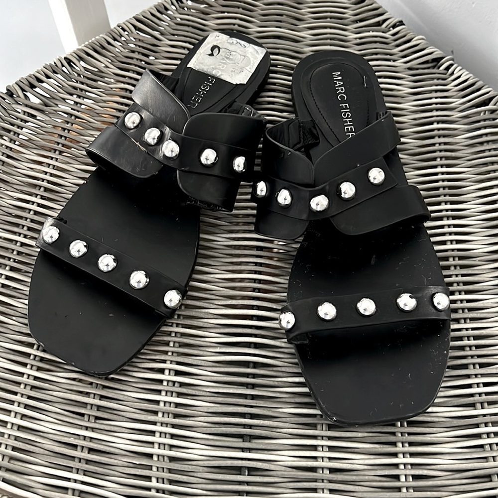 Sandals with chrome detail
